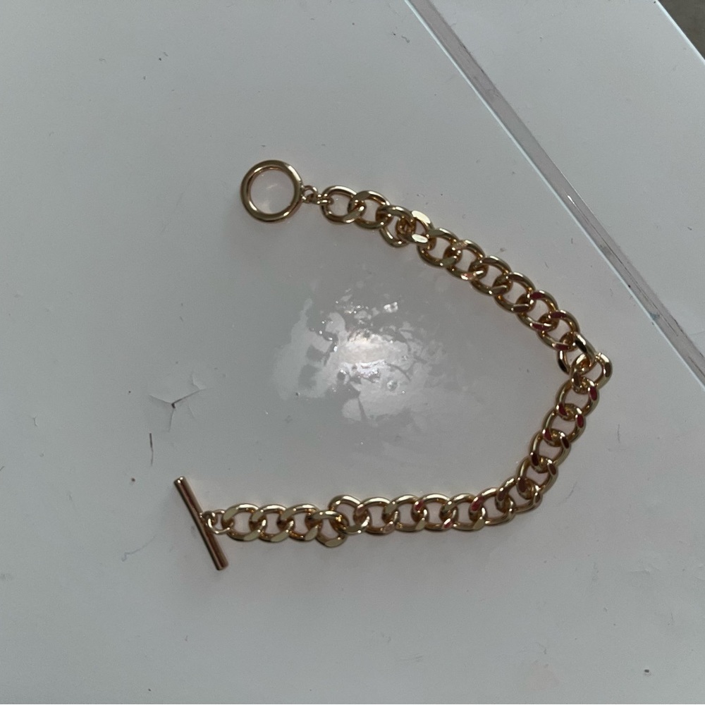 Gold chain bracelet